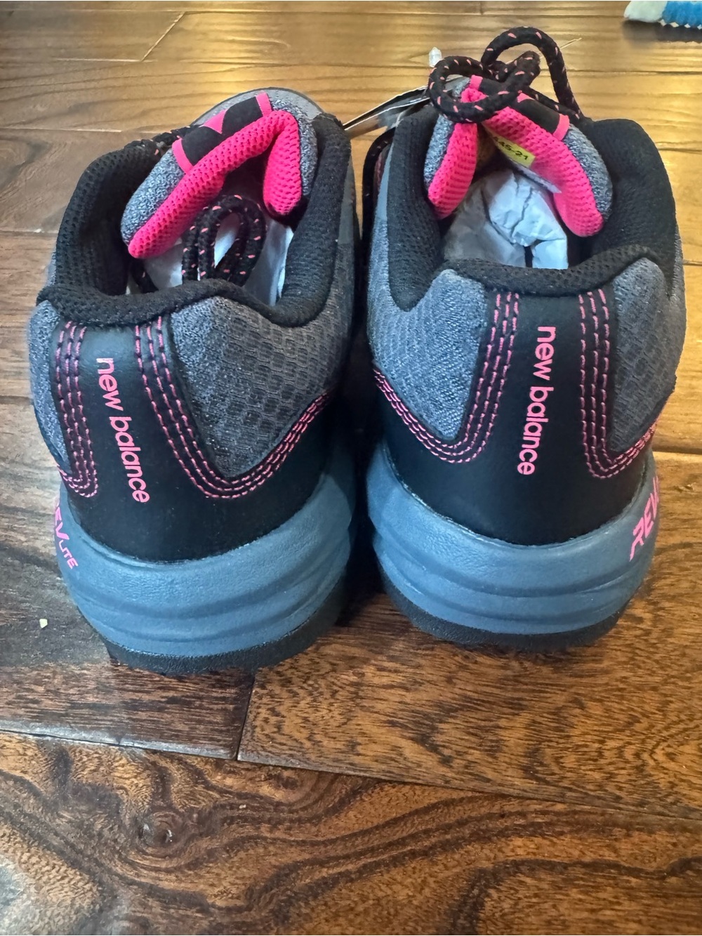 *New Balance Women’s Grey Sneakers with Pink Accents - Picture 4 of 6